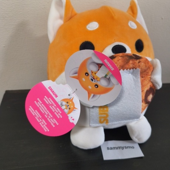 Zuru Snackles Series 2 Shaun The Dog Holding Subway Cookie 8" Plush NEW - Picture 3 of 6